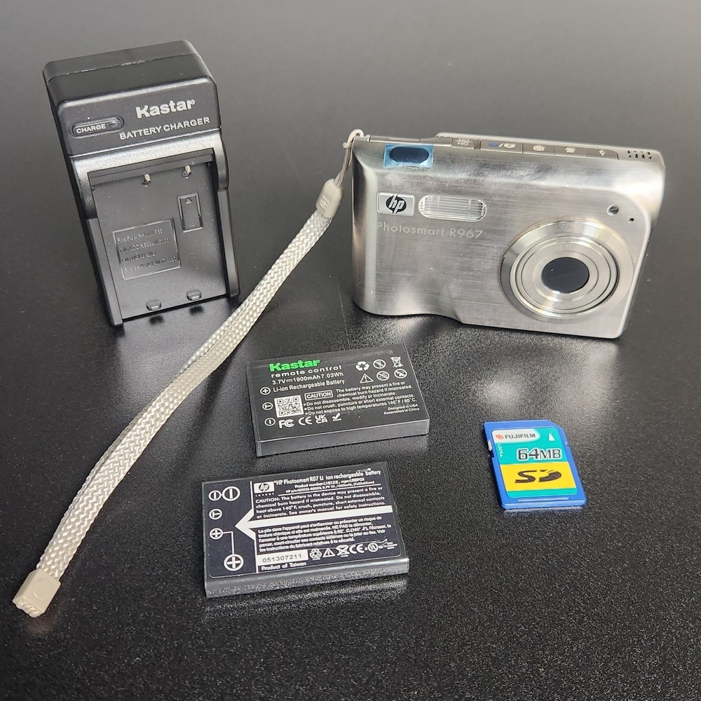 HP Photosmart R967 Digital Camera 3x Optical Zoom 3 inch LCD Screen TESTED